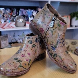 Patricia Nash Cream and Pink Ankle Booties with Floral Print